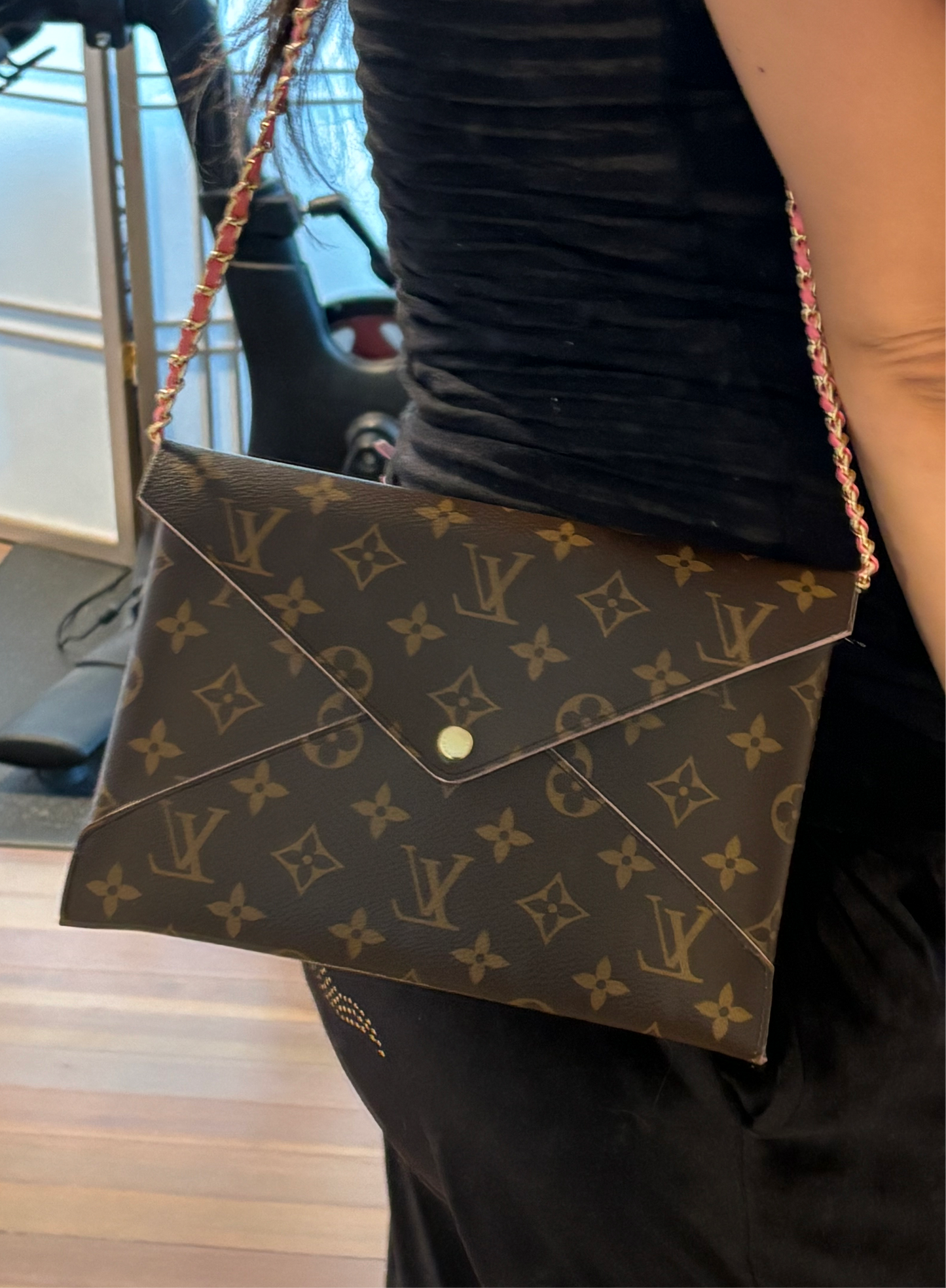 Louis Vuitton Large Kirigami Rose Ballerine (Pink) Interior