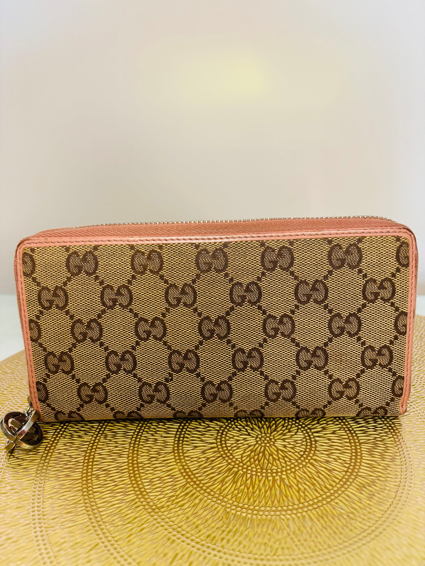 Gucci GG Supreme Zippy Wallet