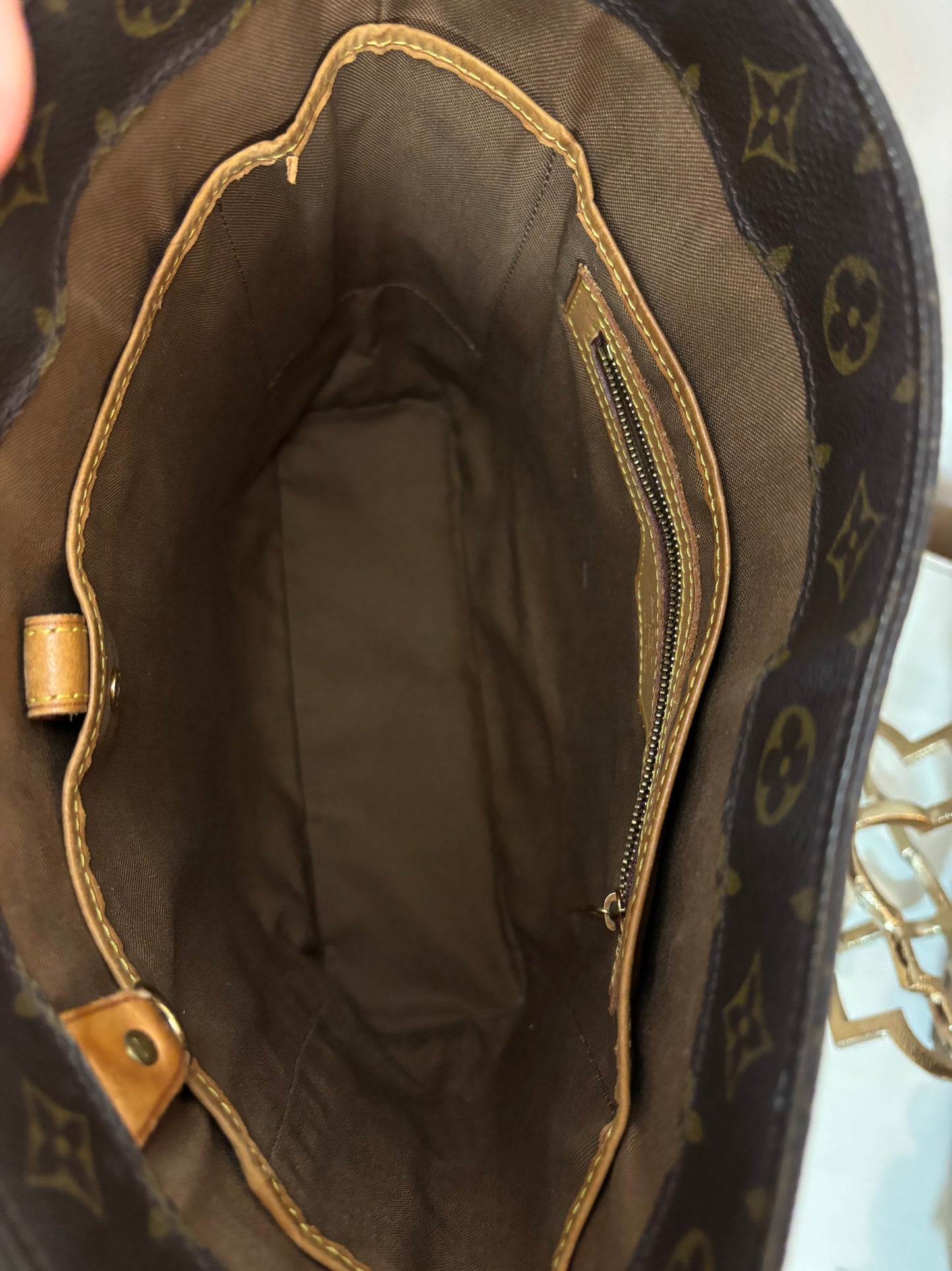Louis Vuitton Vavin GM Shoulder Bag