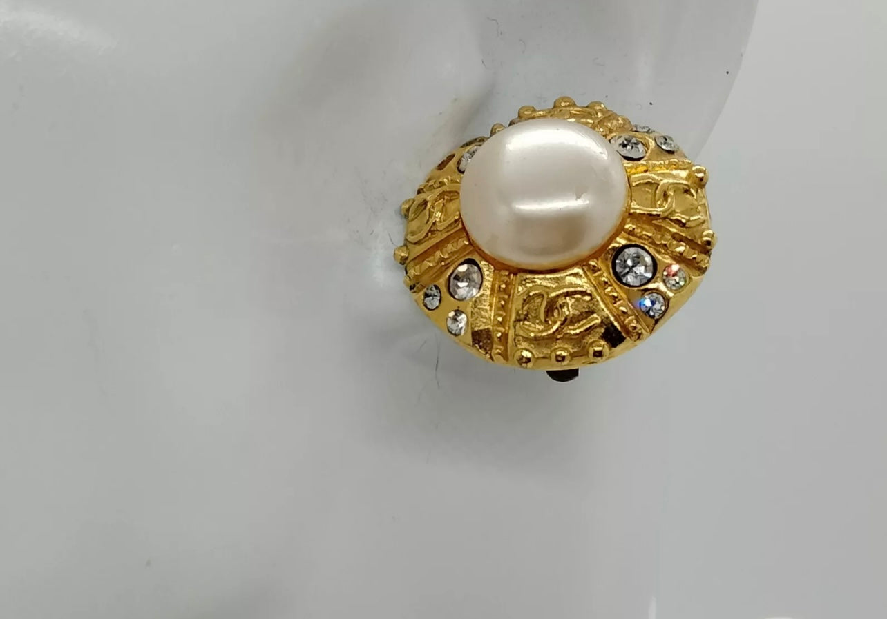 Vintage Chanel Clip On Earrings
