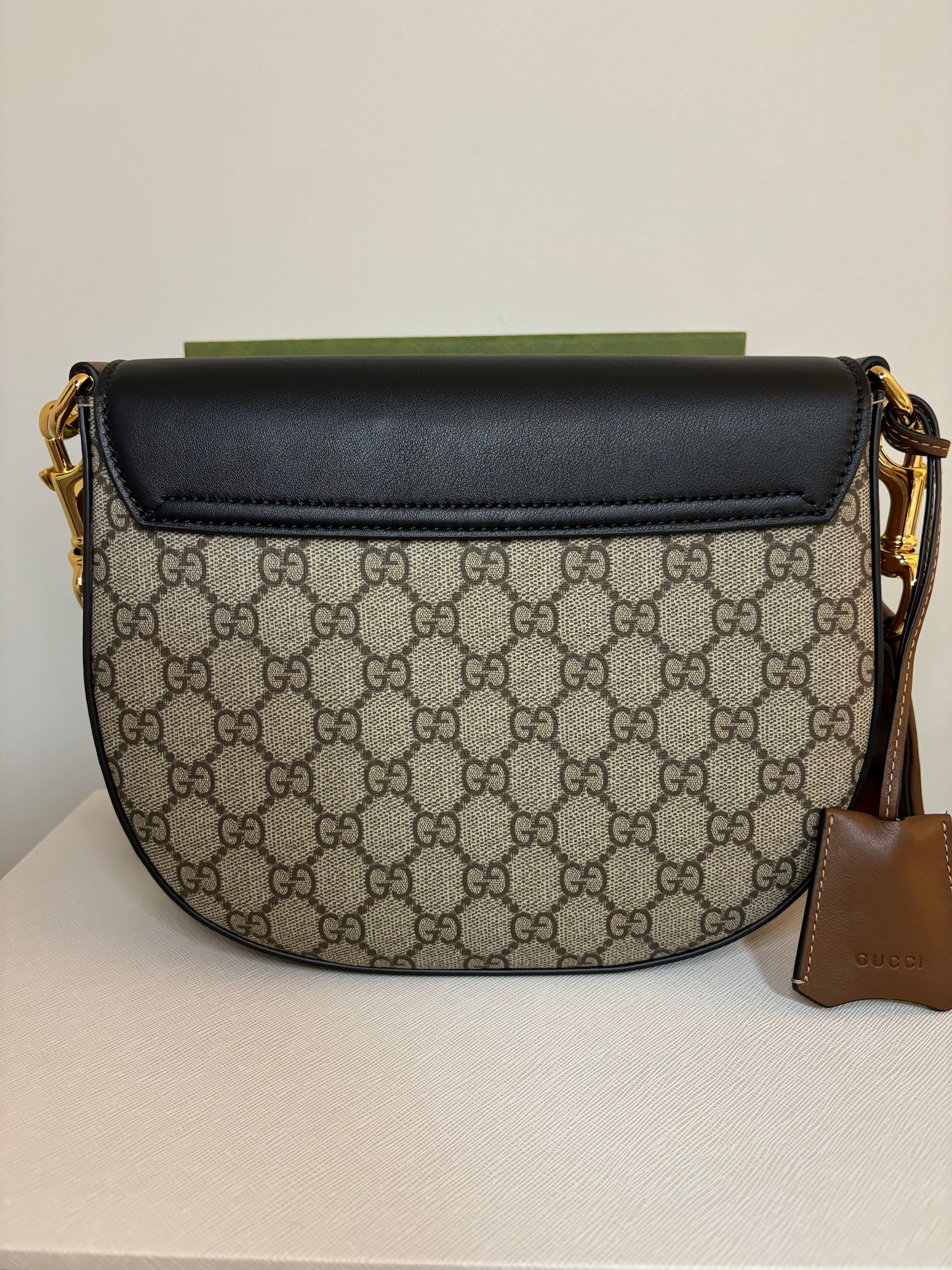 Gucci Supreme Medium Messenger Crossbody