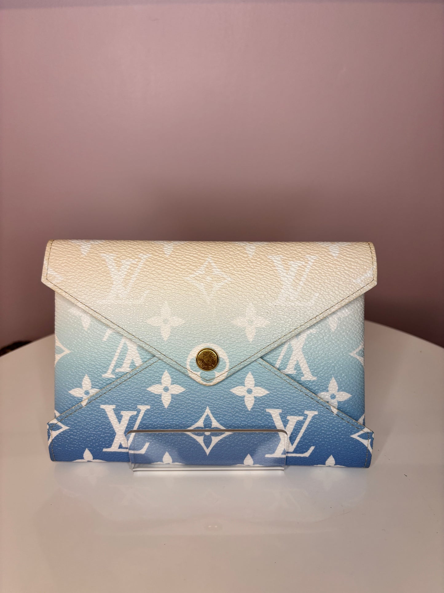 LV By the Pool Med Kirigami