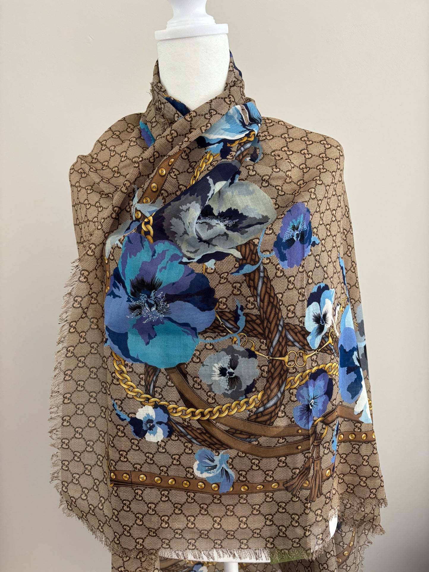 Gucci Horsebit GG Supreme Shawl Scarf