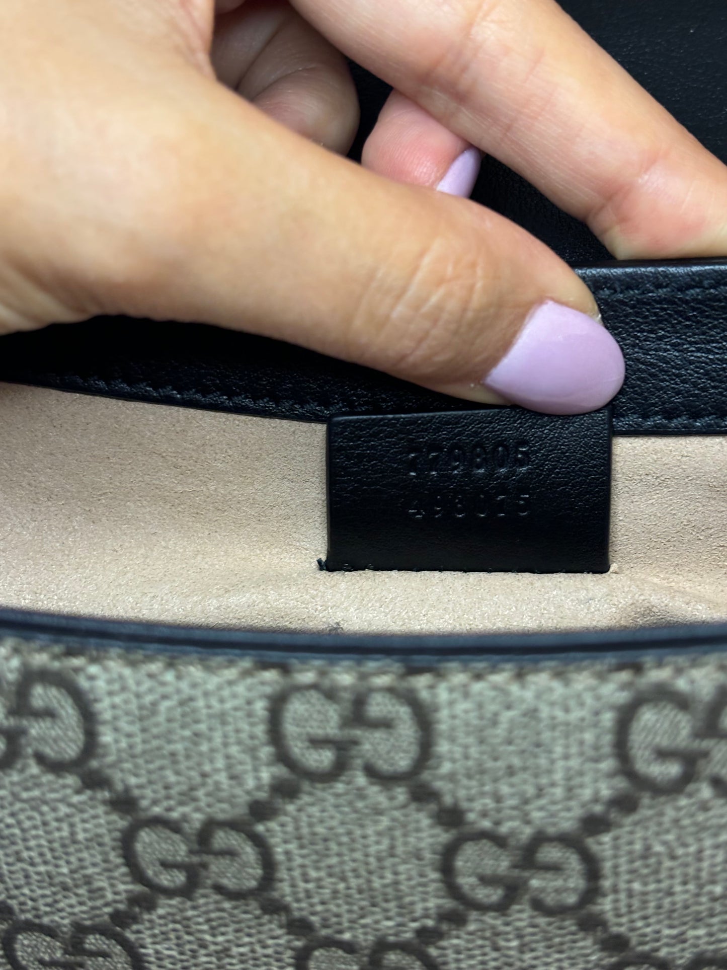 Gucci Supreme Medium Messenger Crossbody