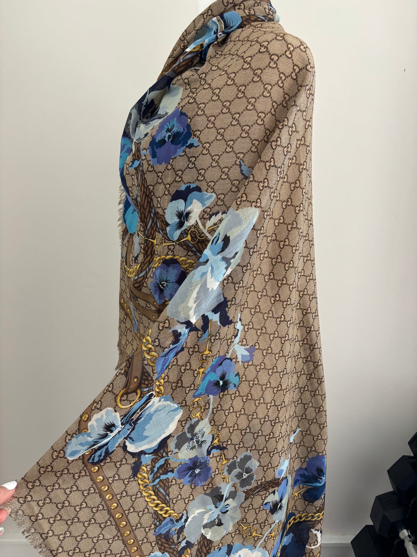 Gucci Horsebit GG Supreme Shawl Scarf