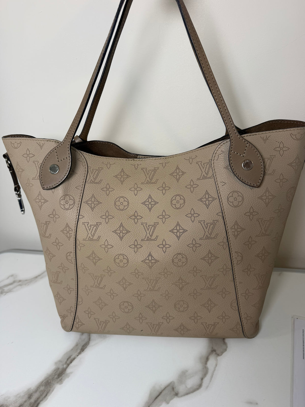 Louis Vuitton Hina MM Shoulder Bag with Pouch