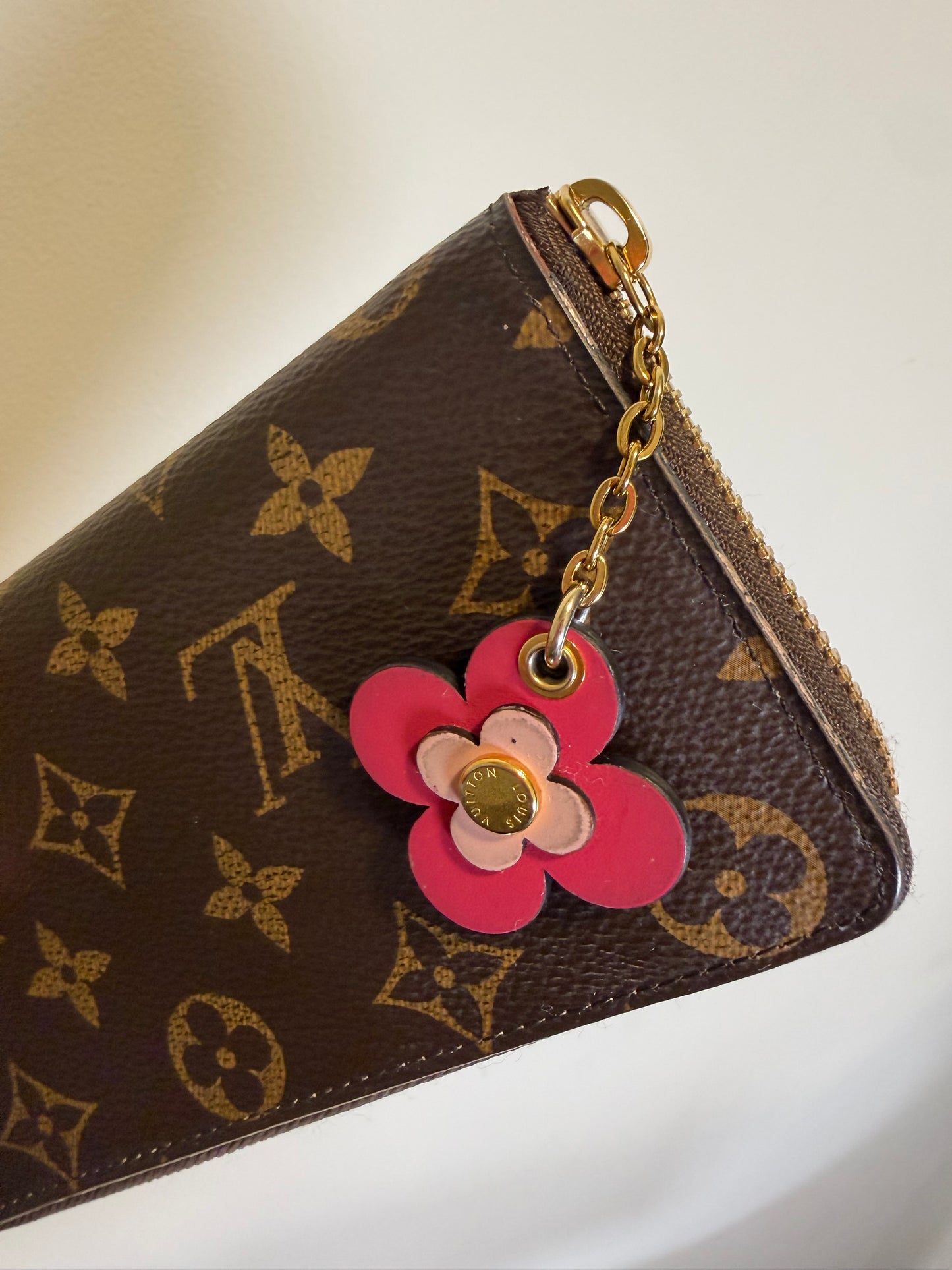Louis Vuitton Clemence Monogram & hot pink interior
