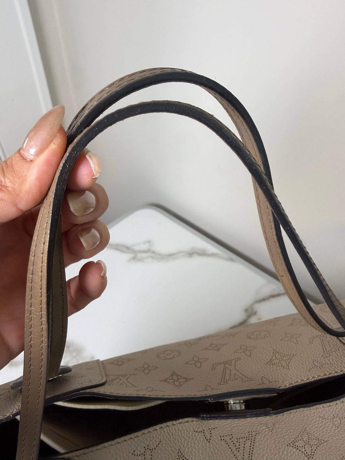 Louis Vuitton Hina MM Shoulder Bag with Pouch
