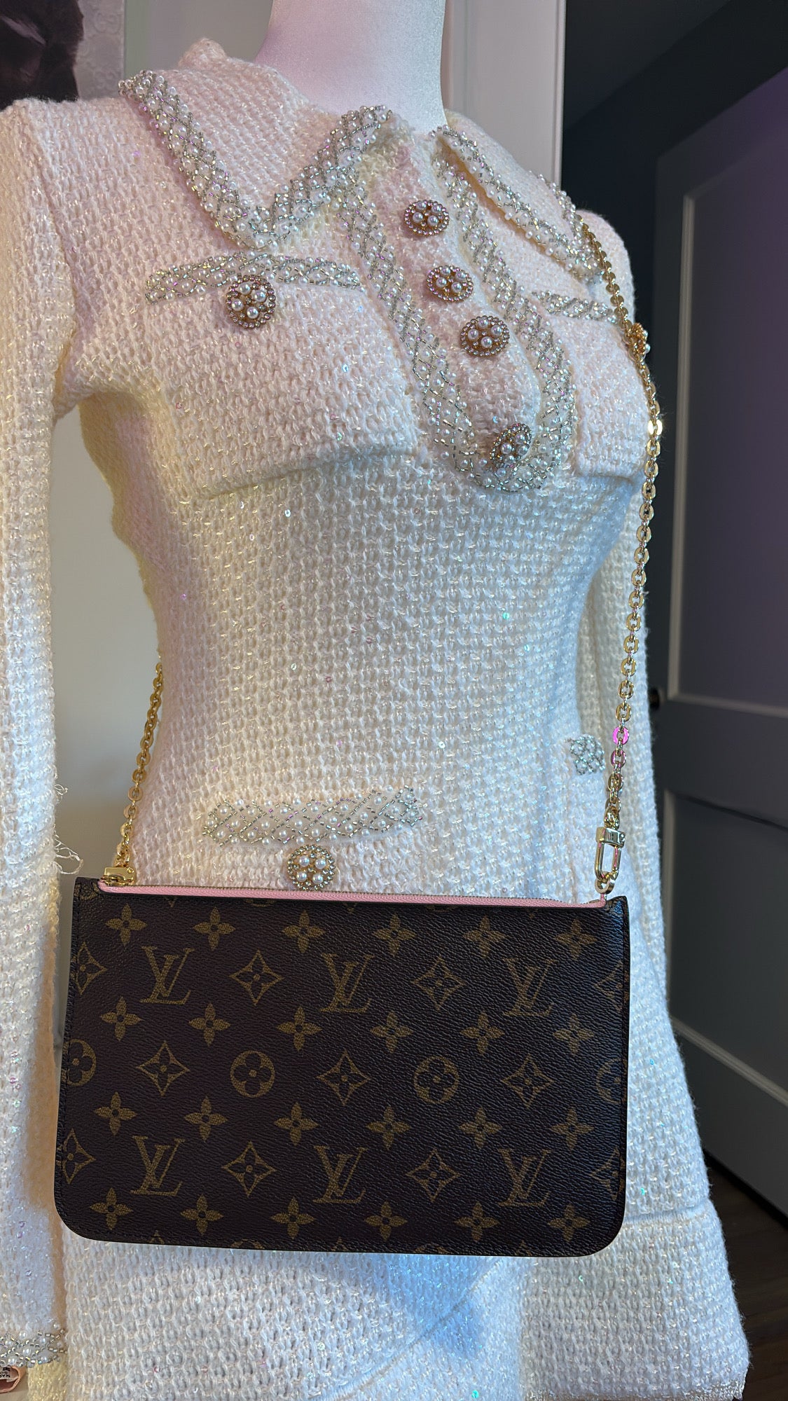 LV Neverfull Wristlet Pink Interior