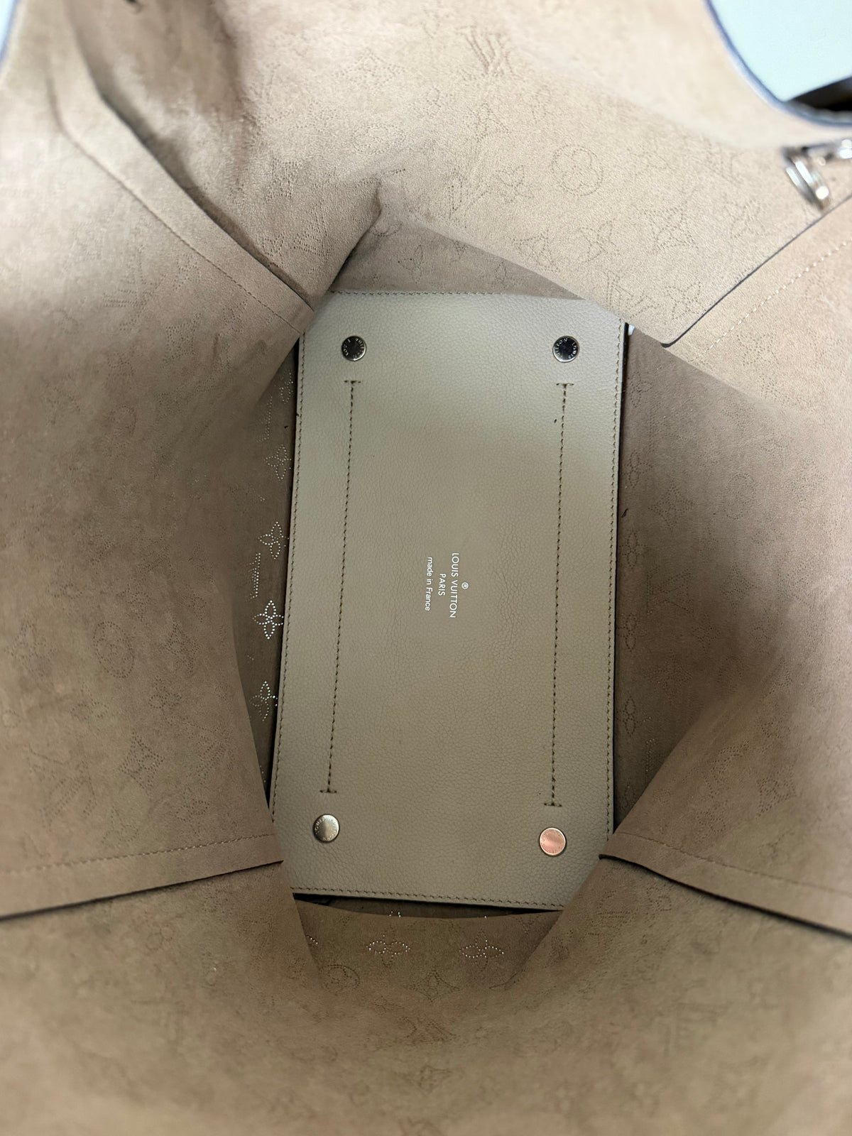 Louis Vuitton Hina MM Shoulder Bag with Pouch