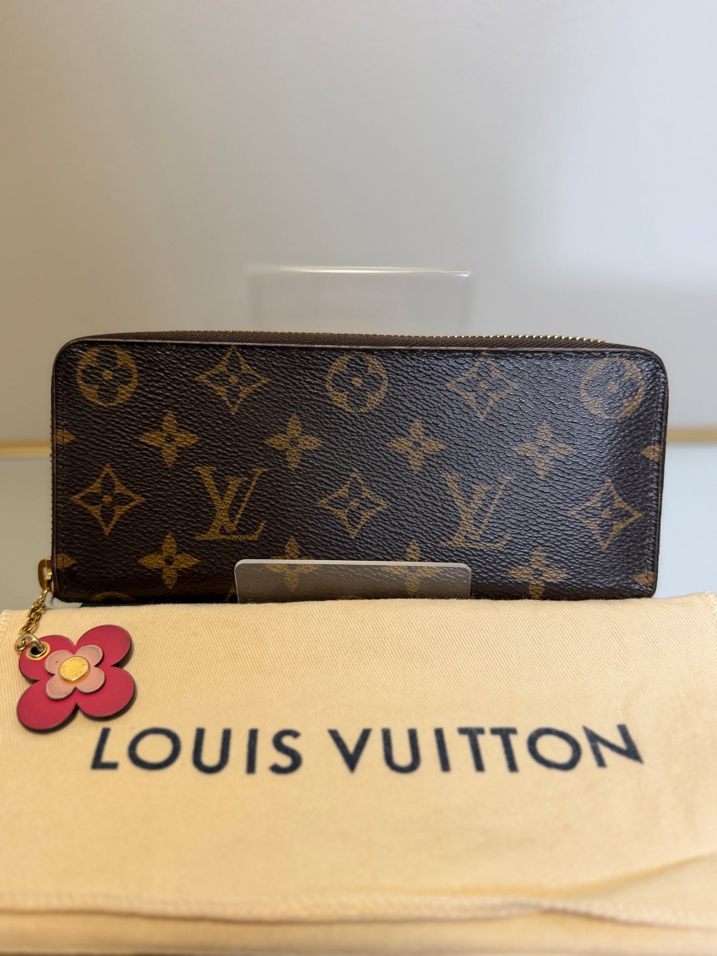 Louis Vuitton Clemence Monogram & hot pink interior