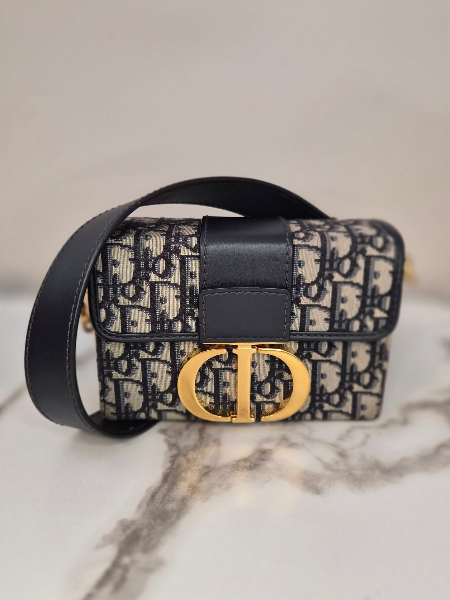 Dior 30 Montaigne Box Crossbody